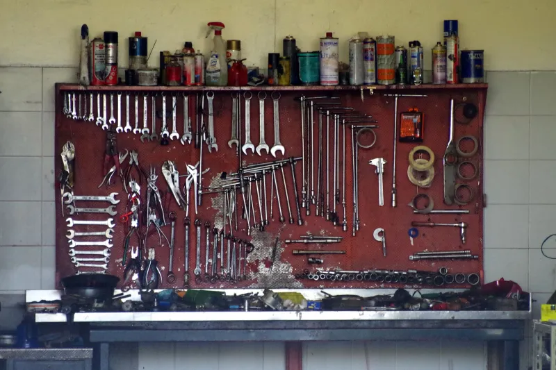 The Space Between Ideas and Finished Projects: Why Your Workshop Setup Is Holding You Back